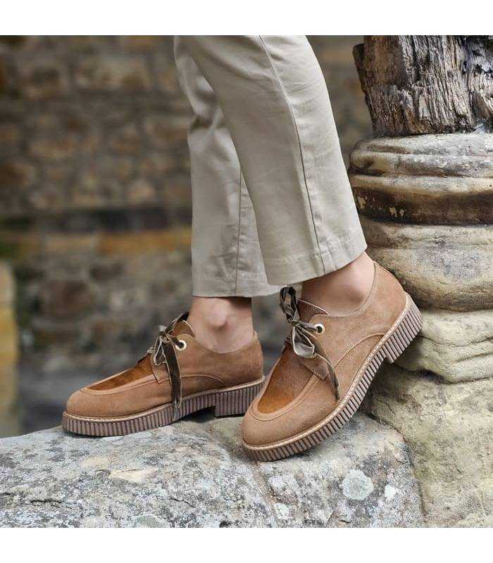 zaapto con mucho estilo de piel color camel para mujer de Nival puestos
