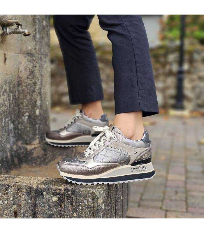 Deportivos mujer invierno color taupe con plataforma de mujer puestos