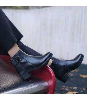 botines negros de mujer puestos fabricados pot Treintas en España