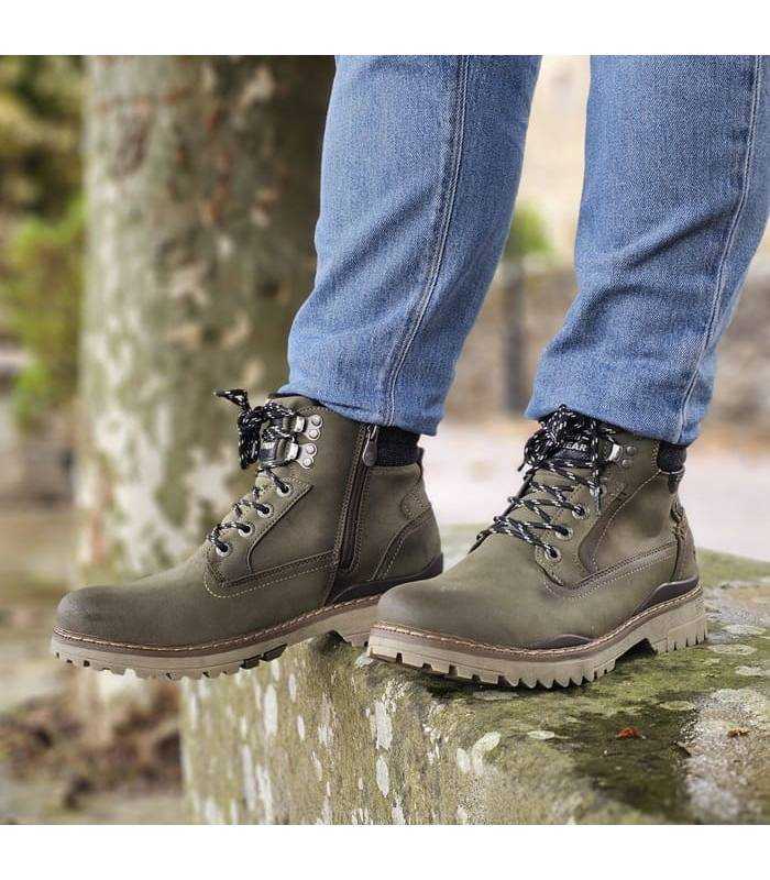 Botas de hombre impermeables verdes casul de Docker by Gerli puestas