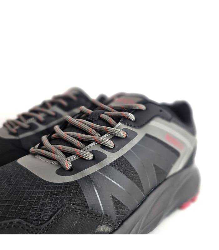 Detalle cordones y materiales técnicos zapatillas trekking Nicoboco Silkan