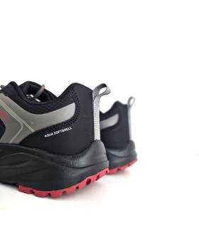 Talón zapatillas trekking Nicoboco Silkan negras con detalles reflectantes