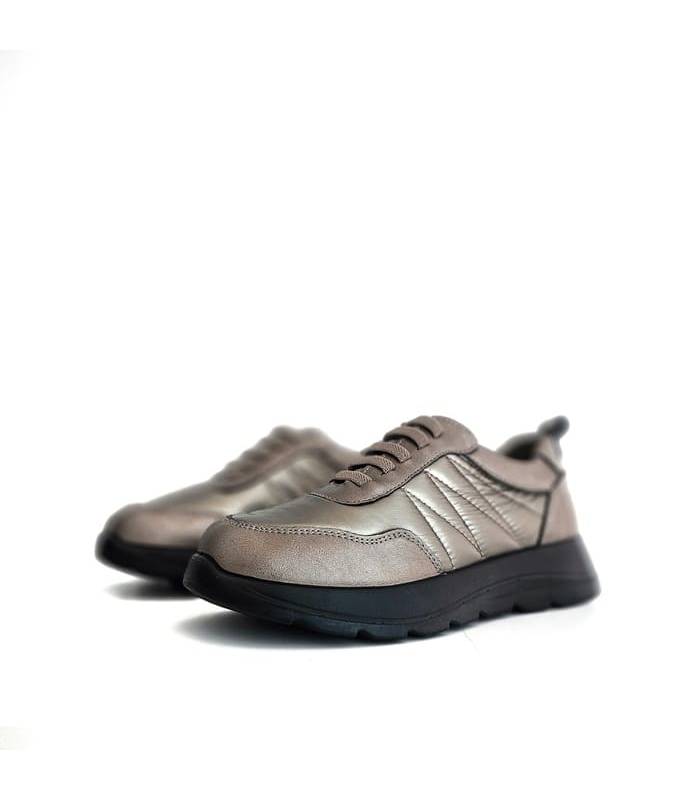 Zapatos deportivos mujer beige Vicmart con gomas elásticas laterales.