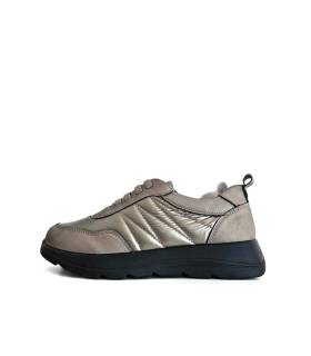 Zapatos deportivos Vicmart beige mujer vistos de perfil.