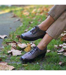 zapatos cómodos mujer Doctor Cutillas puestos con cordones y cremallera en exterior