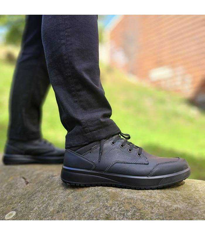 botas comodas de piel negras de hombre fabricadas por Grsiport con memebrana impermeable Gritex