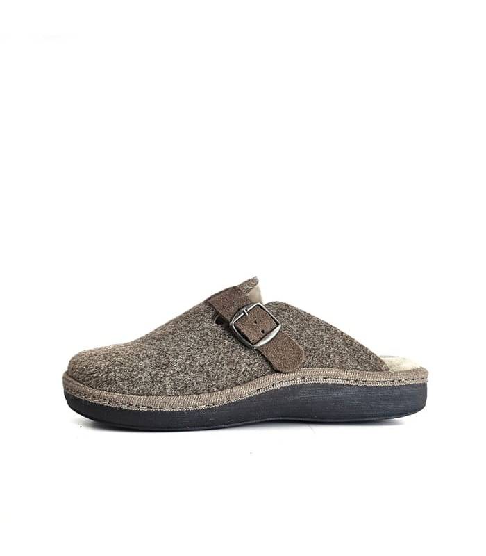 Perfil completo: Zapatillas descalza Elfo marrón, estilo y comodidad en un diseño ajustable con hebilla.