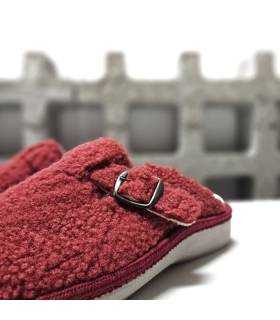 Detalle plantilla gel extraíble - Comodidad y calidez en cada pacolor cerezaso con las zapatillas- zueco