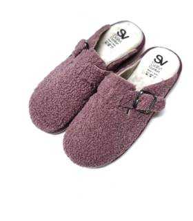 vista desde arrba de zapatillade casa tipo zueco de Salvi confort modelo teddy color lila