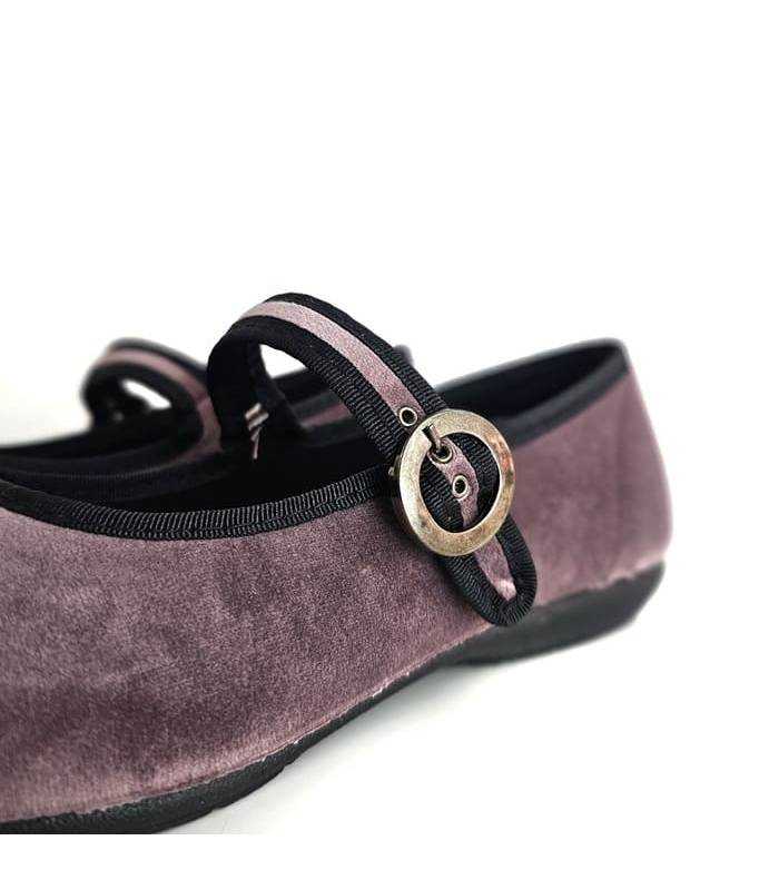 detalle textil zapatillas casa mujer Cabrera cómodas