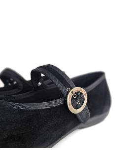 detalle hebilla zapatillas casa mujer Mercedes Cabrera