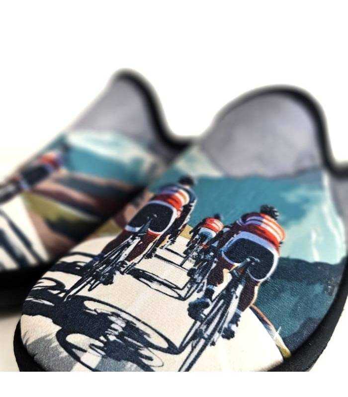 detalle ciclistas zapatillas casa hombre invierno