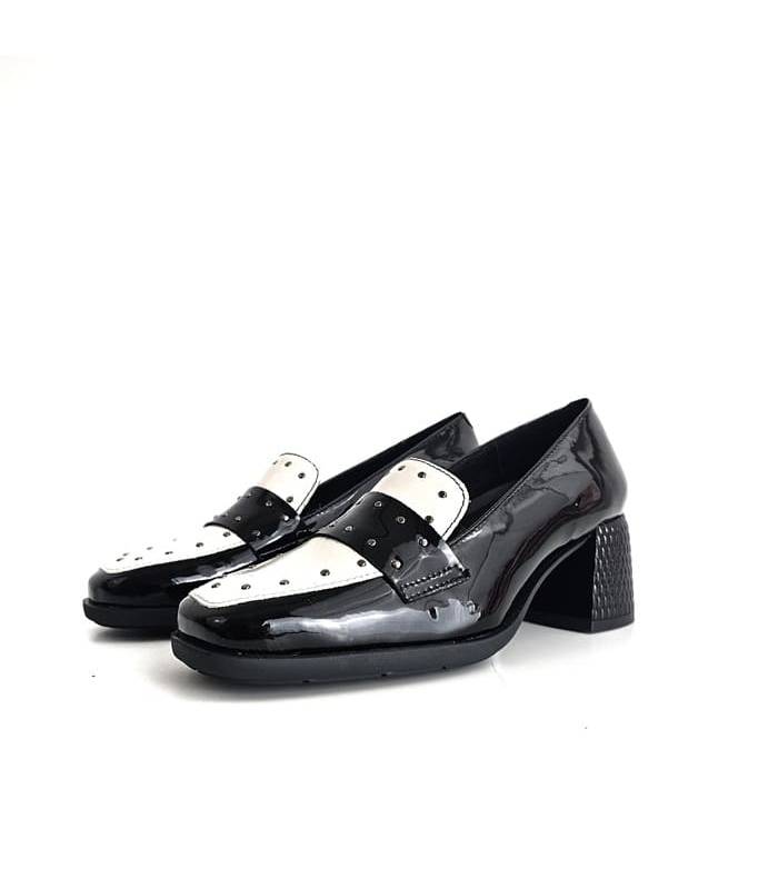 mocasines mujer tacón medio Dchicas charol negro blanco puestos
