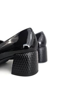 mocasines negros mujer charol tacón grabado