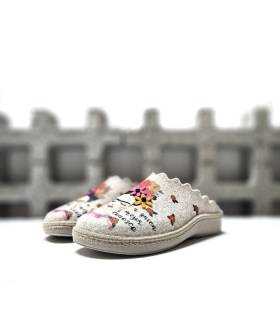 Zapatillas invierno mujer Frida Salvi descalzas vista diagonal