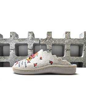 Zapatillas invierno mujer Frida Salvi descalzas vista lateral