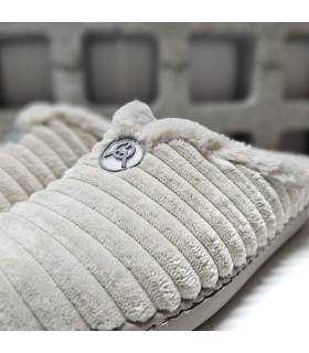 detalle zapatillas casa mujer pana forro suave