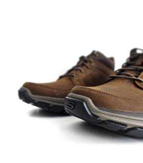 Detalle puntera botas Skechers hombre waterproof