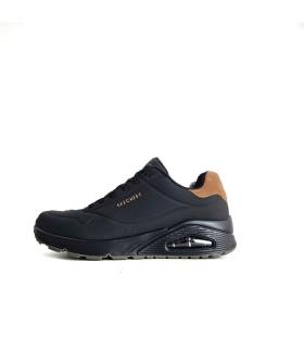 deportivas hombre negras Skechers detalle talón marrón de rebajas