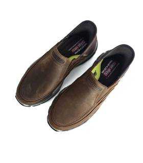 Vista superior zapatos invierno hombre Skechers marrón