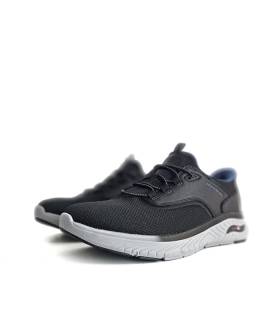 Skechers Slip-ins hombre Chozen negras puestas