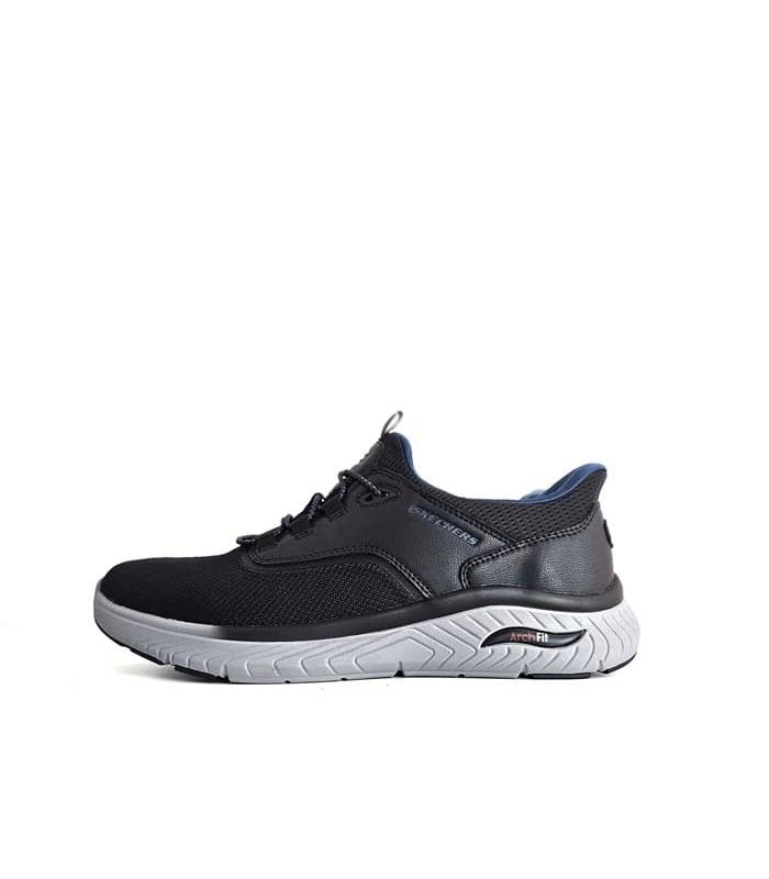 zapatillas deportivas negras modelo Chozen de Skechers