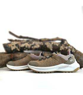 Zapatillas trekking mujer impermeables beige Grisport par completo