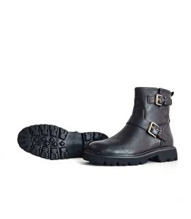 botas Carmela mujer invierno negras, vista de la suela antidesliznate