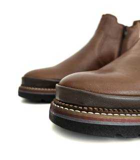 detalle costura y suela botines hombre piel Baerchi marrón claro