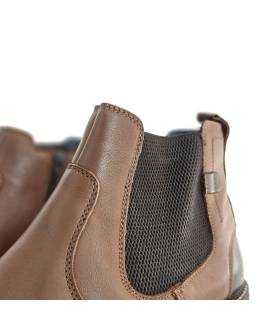 detalle elásticos laterales botines hombre piel Baerchi marrón claro