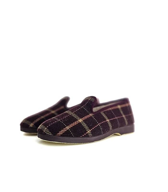 zapatillas cruadros hombre  burdeos vista de perfil