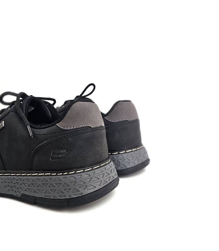 detalle talón zapatos Skechers negros invierno impermeables