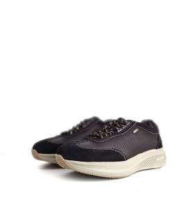 vista frontal zapatos renature marrones impermeables