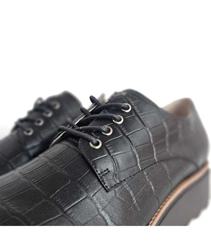 detalle cordones zapatos mujer invierno chika10 negros