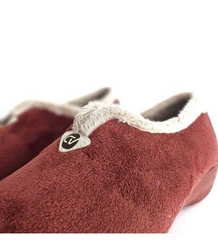 detalle textil suave zapatillas cabrera coral mujer