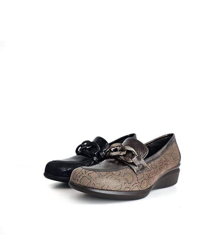 comparativa de los dos colores disponible negro y taupe del los mocasines anchos del Docotr Cutilaas