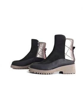 vista lateral botines marrones acolchados