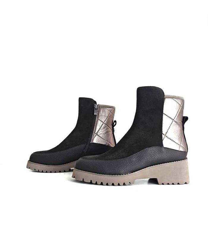 vista lateral botines marrones acolchados