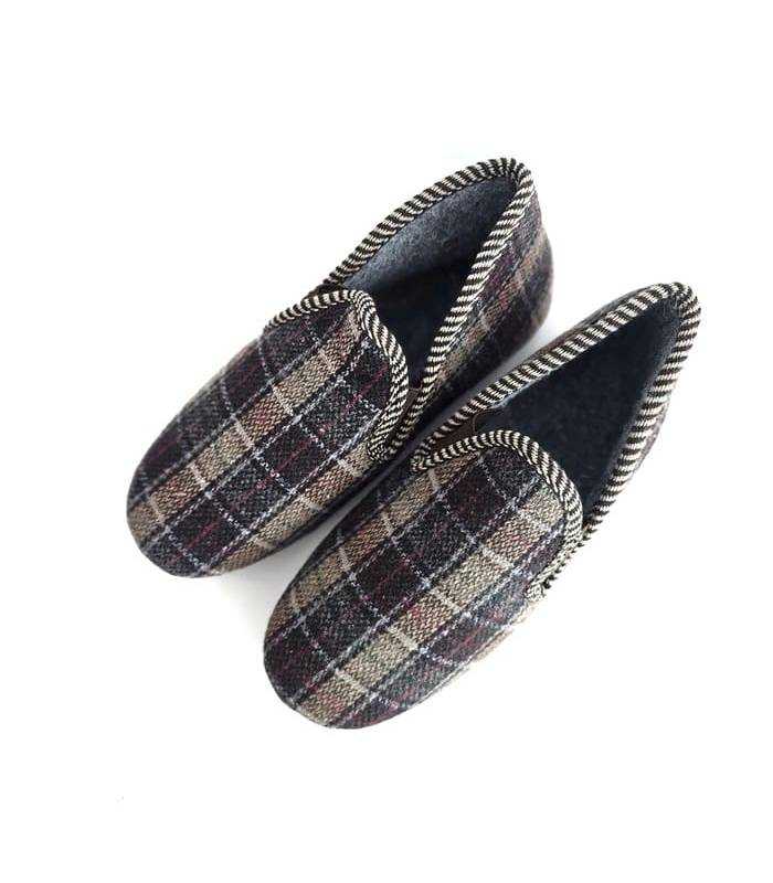 vista superior zapatillas casa hombre cálidas