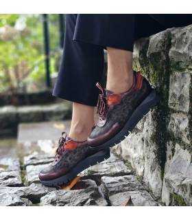 zapatos deportivos mujer verdes con animla print puestos