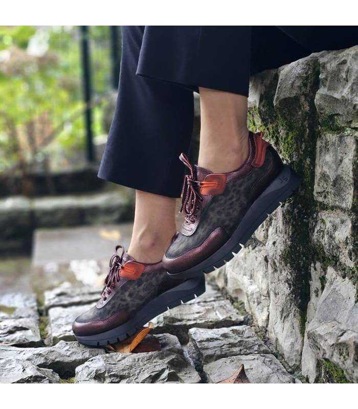 zapatos deportivos mujer verdes con animla print puestos
