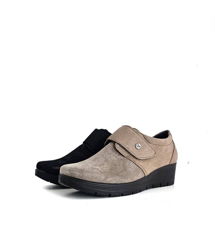 comparativa dos colores de zapatos ligeros negros  beige de Fly Flot