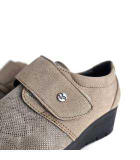zapatos mujer beige velcro cómodos