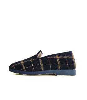 vista lateral de zapatillas para invierno de hombr en paño de cuadros burdeos