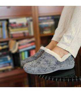 zapatillas de invierno para mujer grises de Gema Garcia puestas