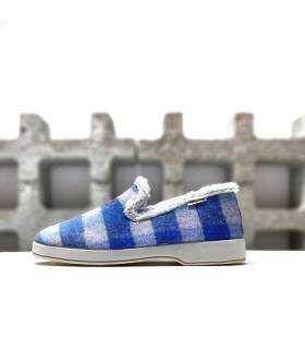 zapatillas casa mujer invierno cuadros azules Garrido Muro perfil