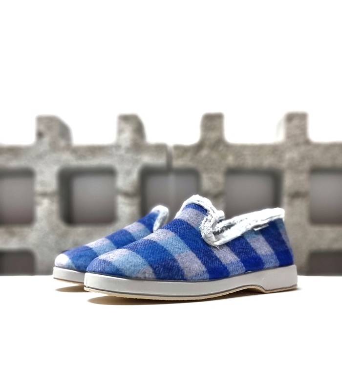zapatillas casa mujer invierno cuadros azules Garrido Muro lateral