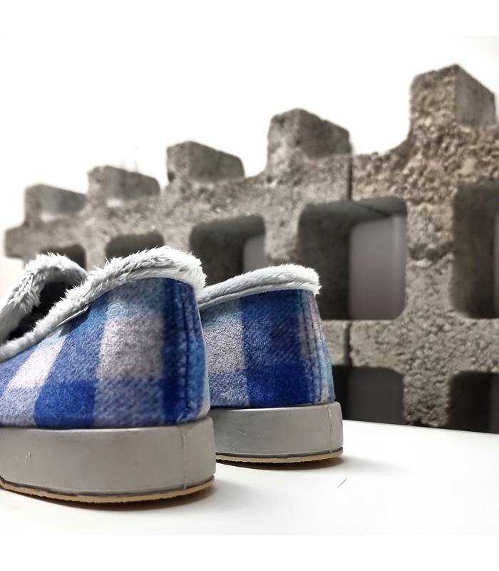 zapatillas casa mujer invierno cuadros azules Garrido Muro trasera