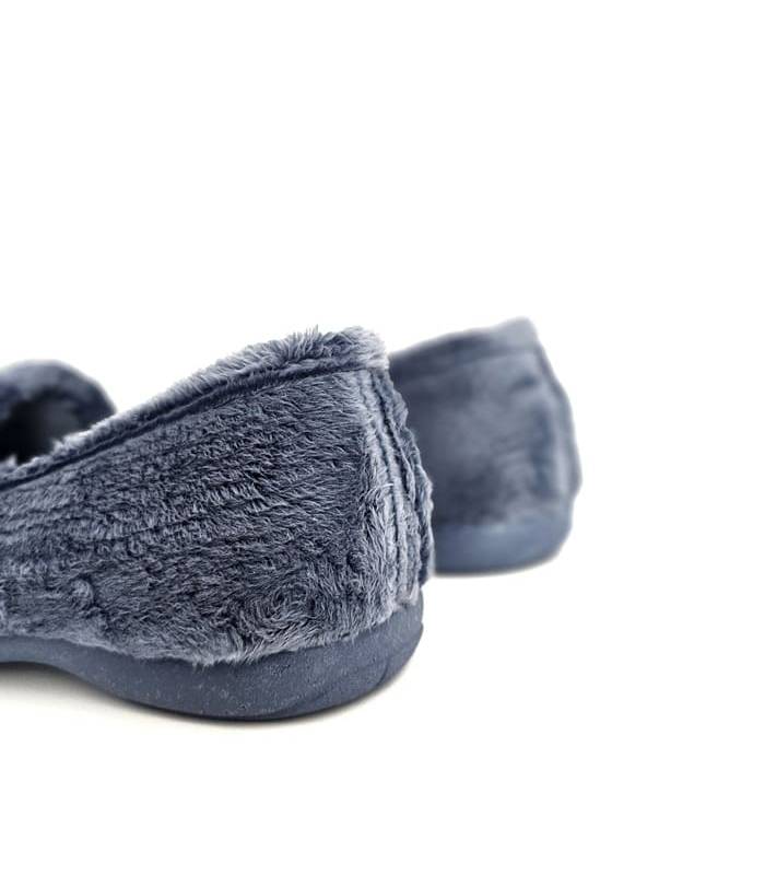 zapatillas cerradas mujer cabrera pelito azul