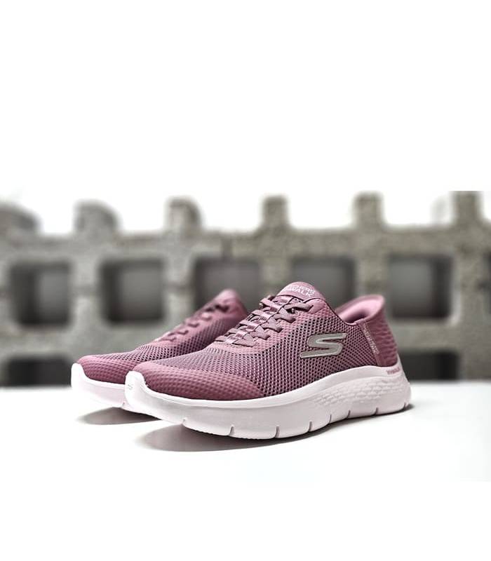 Zapatillas deportivas mujer Skechers Go Walk Flex rosa puestas
